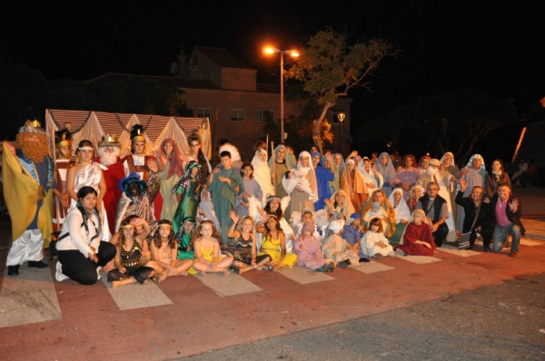 Los alumnos de primaria de los colegios públicos de Adeje reciben la visita de los Reyes Magos