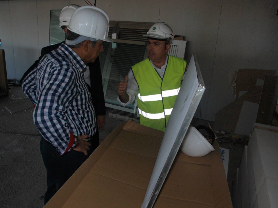 El Alcalde de Adeje, José Miguel Rodríguez Fraga visitó las instalaciones del Complejo Deportivo El Galeón