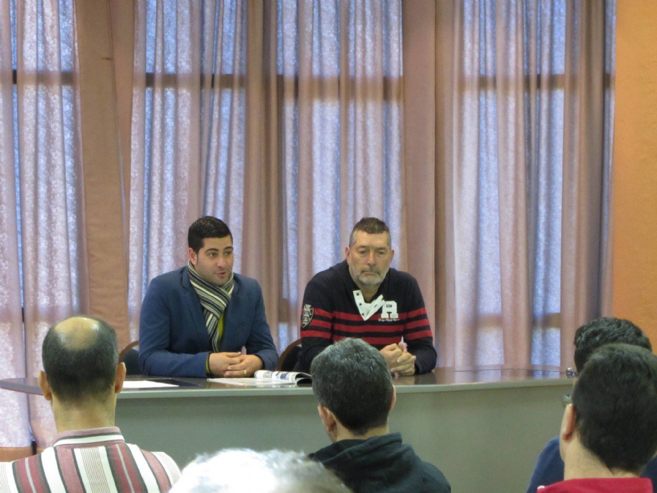 El Concejal de Igualdad, Desiderio Afonso Ruiz da la bienvenida a los Policías