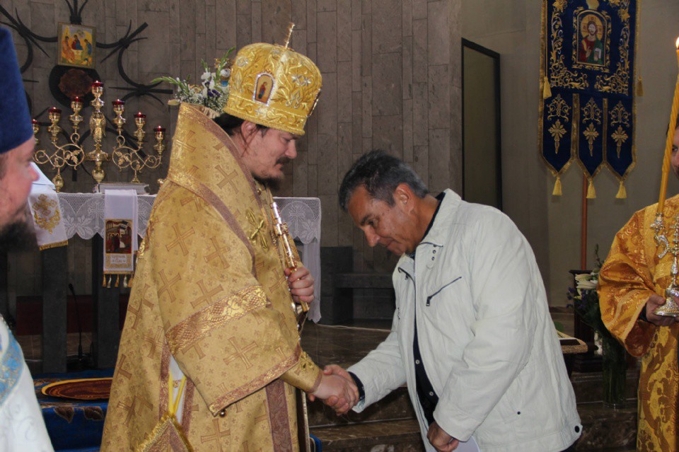 Alcalde saluda al Obispo Néstor, Jefe de la Iglesia Ortodoxa rusa para Francia, Italia, España y Portugal