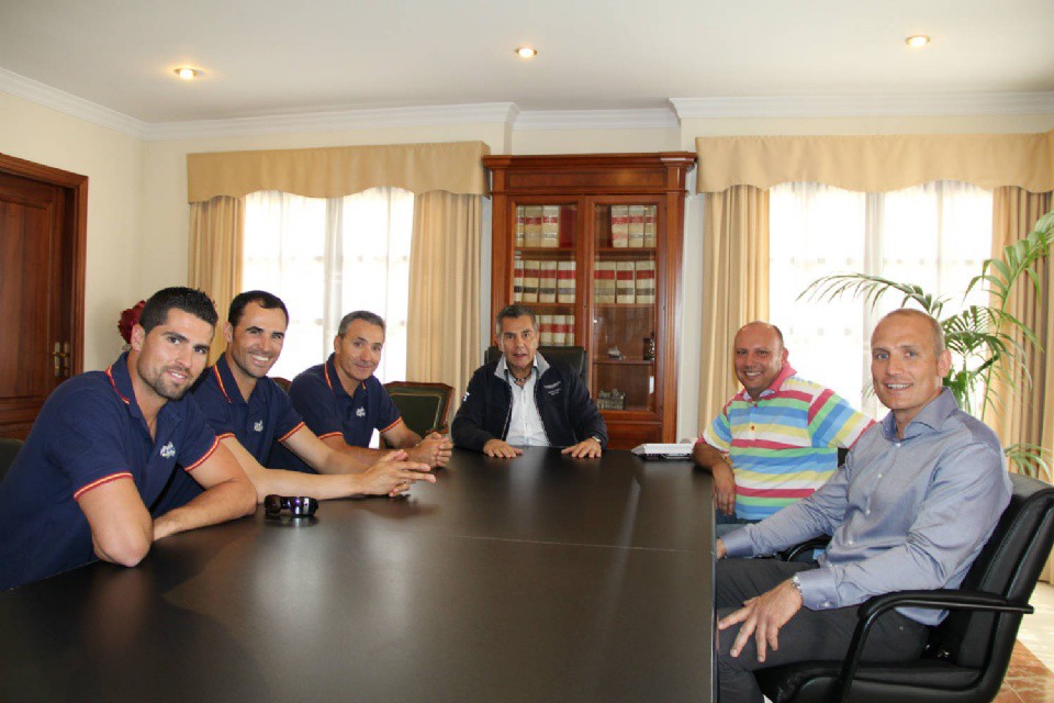 Los grandes del Voley Playa español visitan el Ayuntamiento