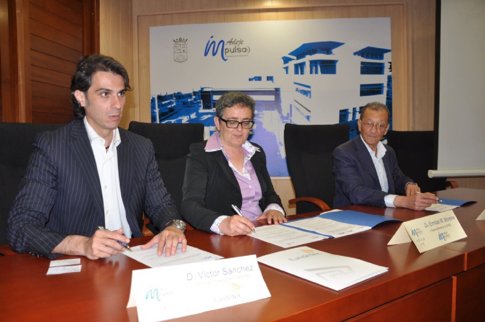 Firma de los convenios