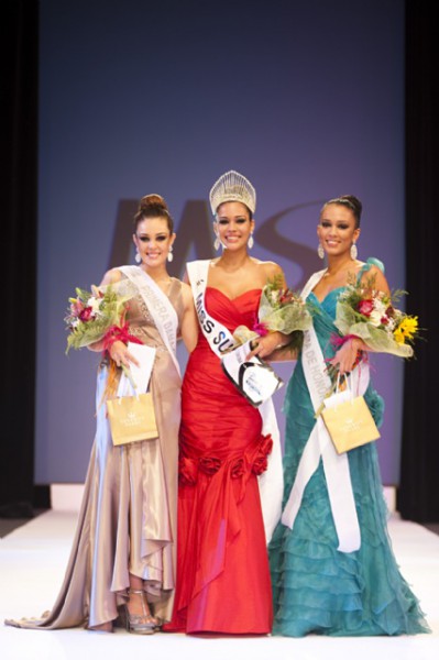 Sady Chávez se alza con el título de Miss Sur