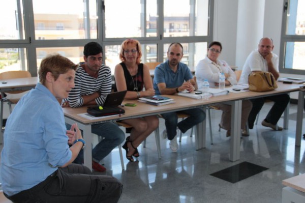 El equipo municipal de gobierno recibe formación directa en materia de igualdad