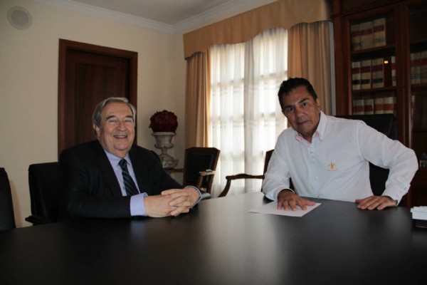 El nuevo Diputado del Común, Jerónimo Saavedra, realiza su primera visita institucional al Ayuntamiento