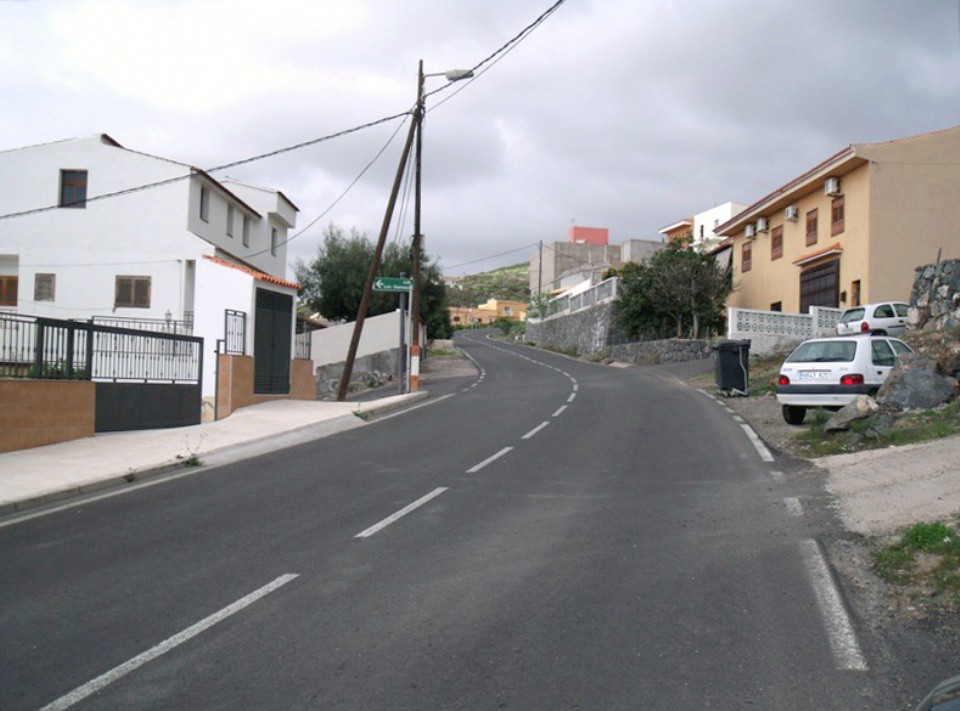 El Ayuntamiento, a través de Obras y Servicios, concluye en saneamiento integral de Los Menores