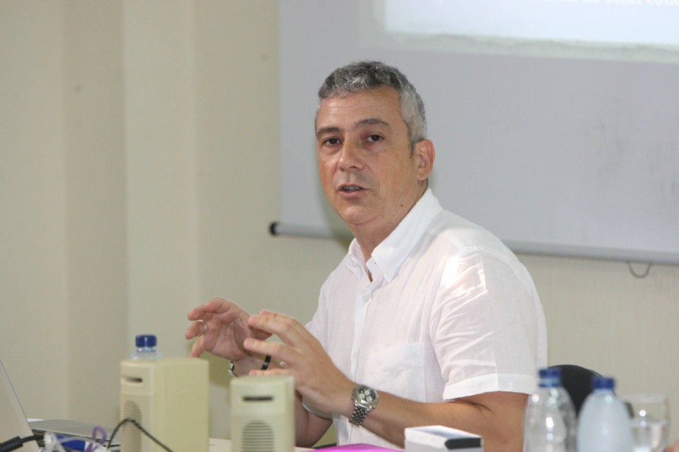 De Cózar reflexiona sobre las dificultades conceptuales existentes para difundir la nanotecnología en la sociedad