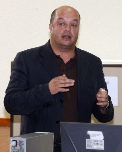 Díaz-Flores: 