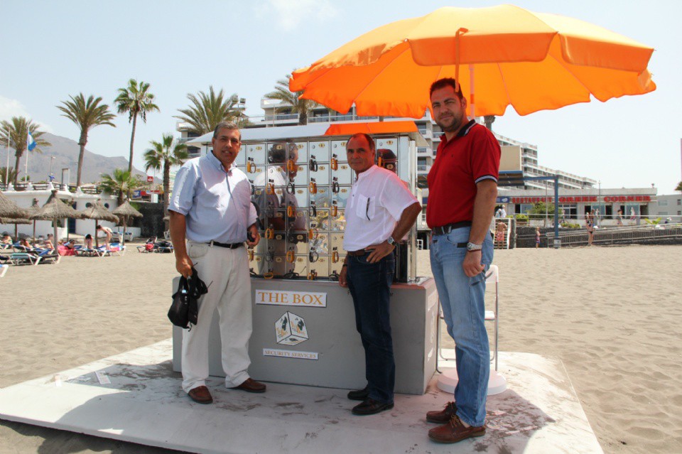 La playa de Troya incorpora taquillas de almacenamiento  