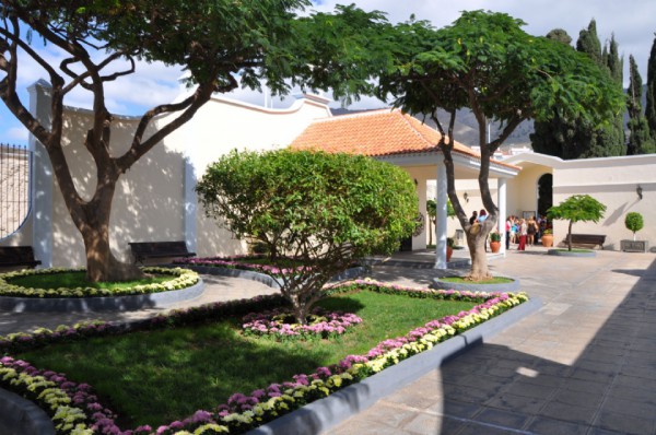 El Ayuntamiento acondiciona el cementerio para el día de Todos Los Santos