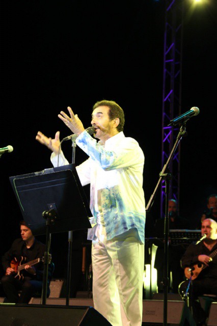 Chago Melián trajo hasta Adeje su espectáculo "Atlántico que cantas"
