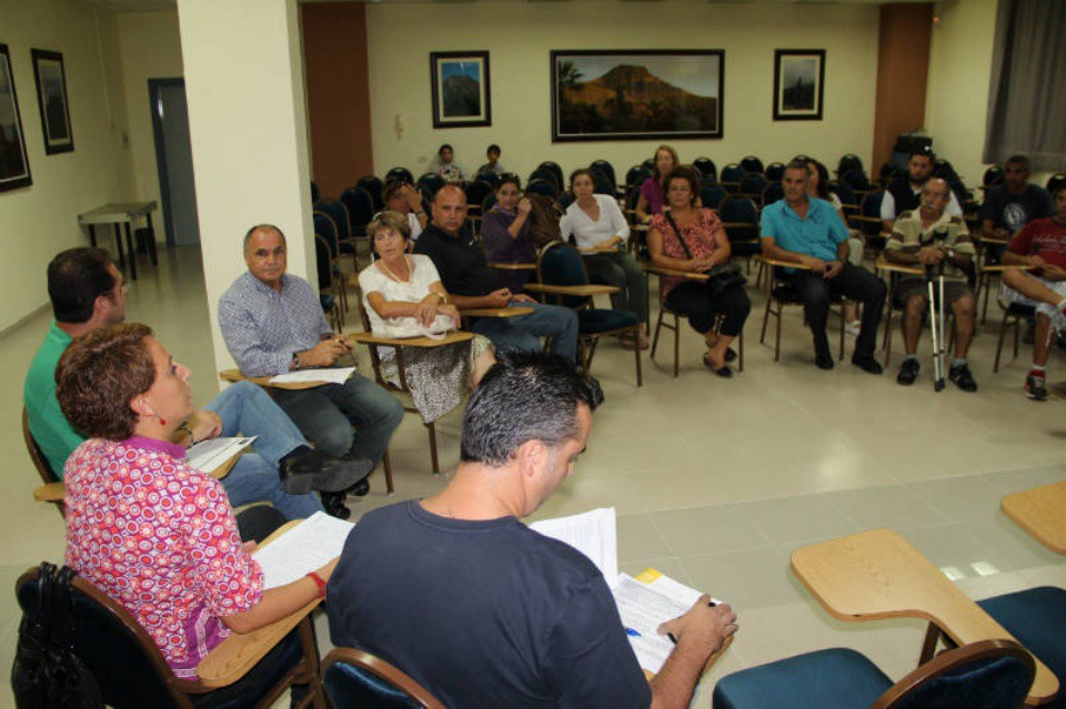 La reunión se celebró en el Centro Cultural Adeje casco