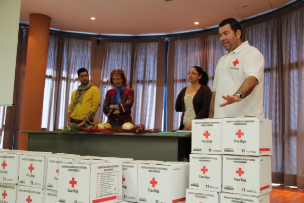 Cruz Roja Española reparte kits de higiene personal y del hogar a 25 familias de Adeje en situación de precariedad