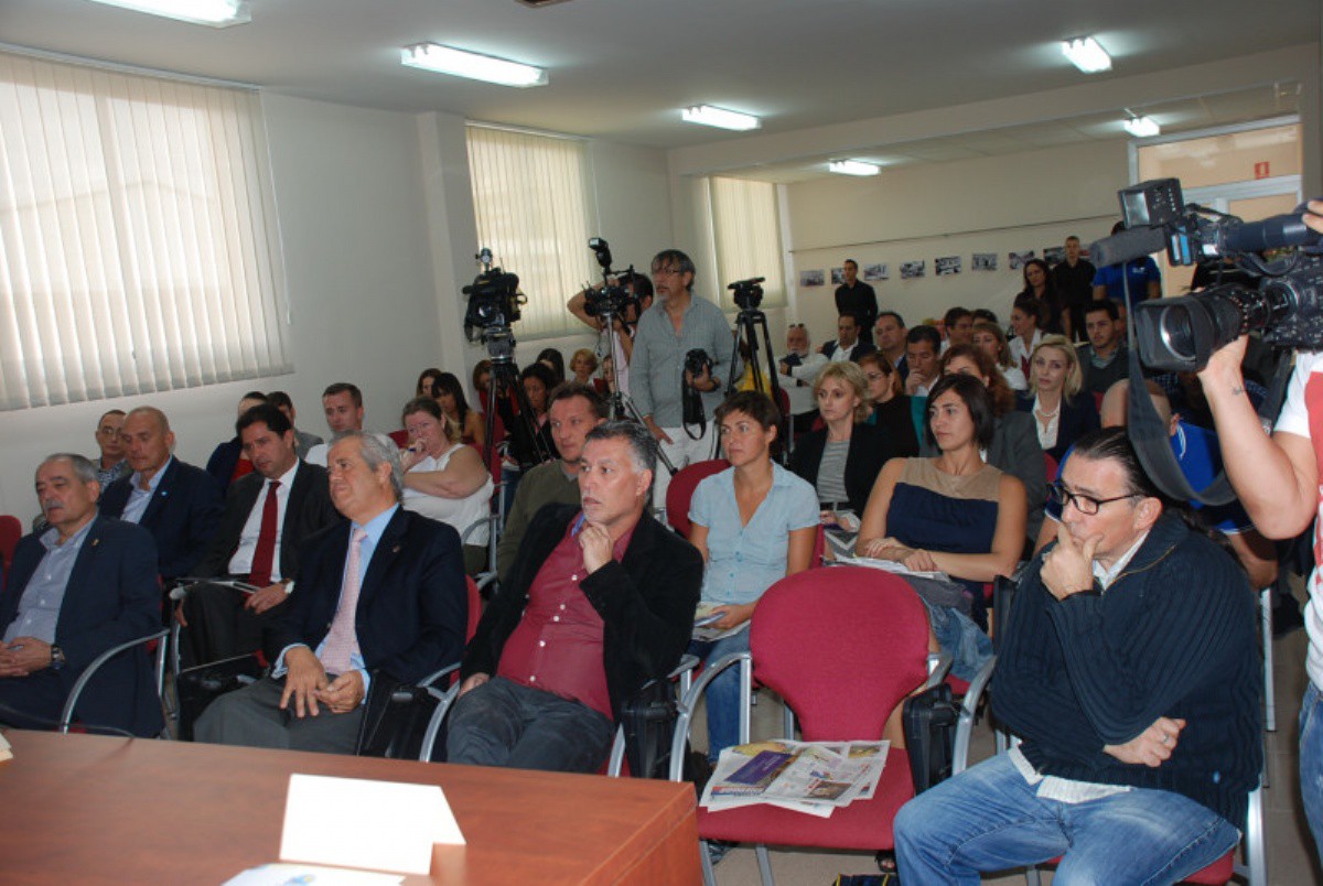 Los concejales adejeros asistieron a la presentación