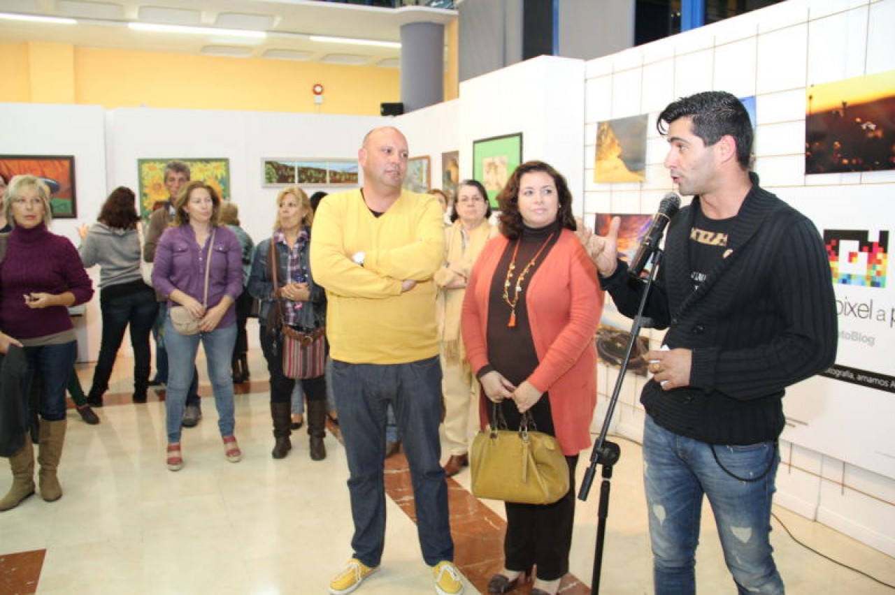 Los concejales durante el acto de inauguración