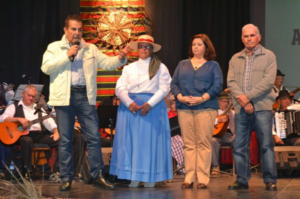 Más de mil kilos de alimentos recaudó la II edición del Festival Folclórico de Mayores Solidario