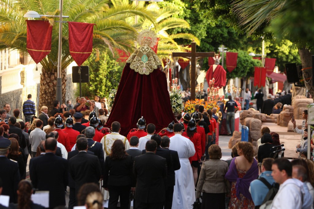 La Semana Santa de Adeje procesiona sus mejores imágenes