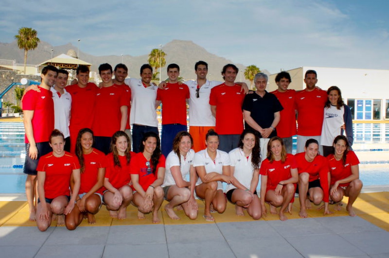 La selección española de natación entrena en Adeje