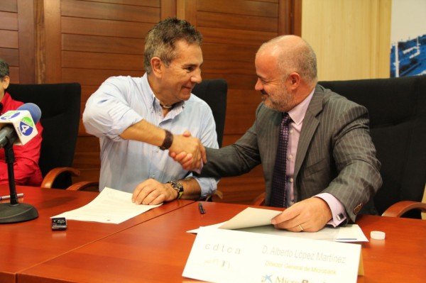 El Ayuntamiento y Microbank firman un convenio de un millón de euros para potenciar la emprendeduría
