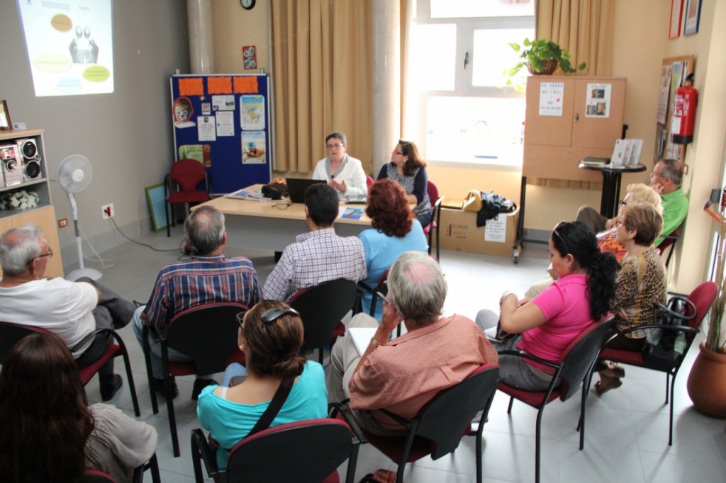 El grupo de Gobierno acerca su gestión al barrio de La Postura