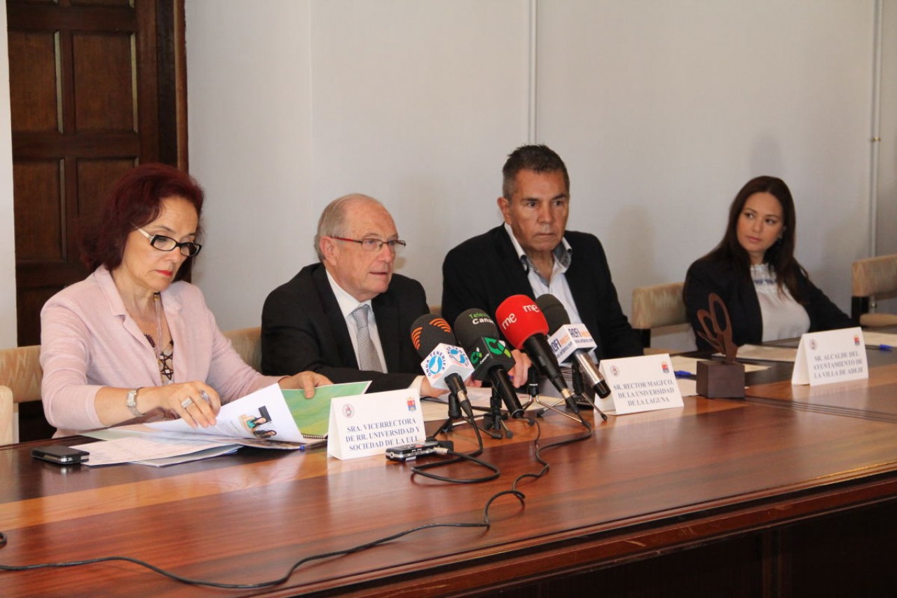 Rueda de prensa de presentación de los cursos