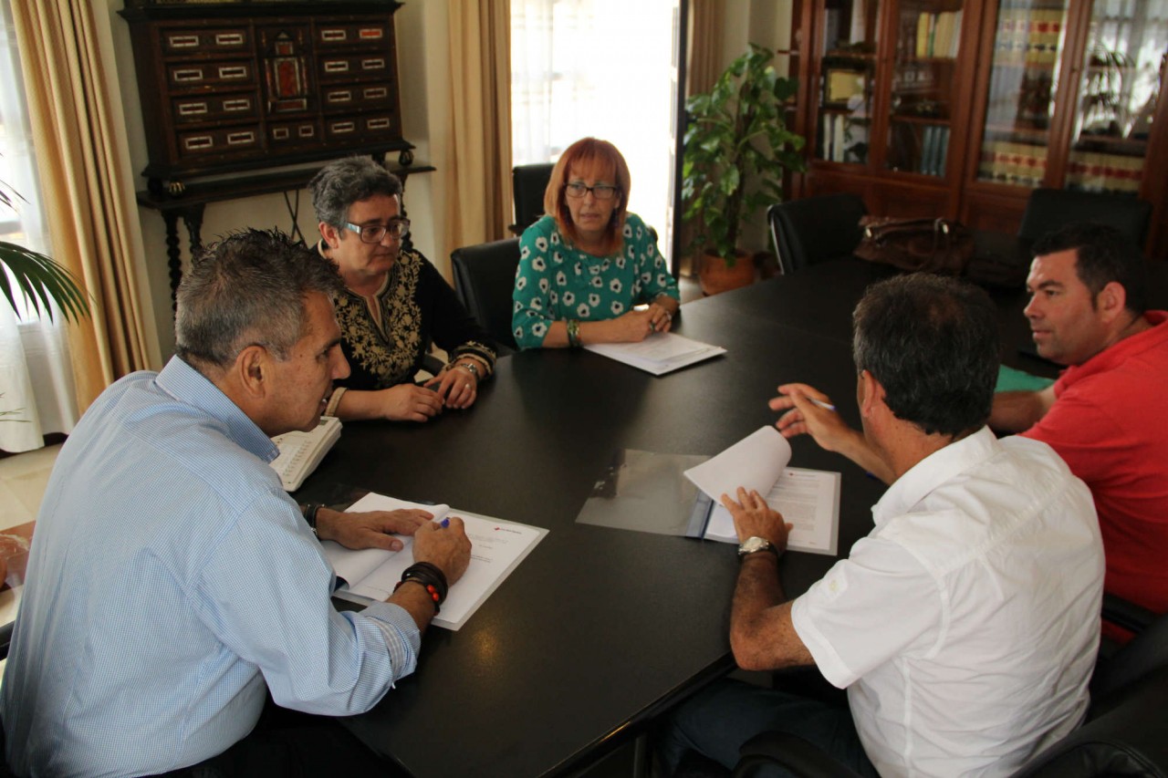 Firma del convenio Adeje Inserta: una apuesta decidida por el empleo
