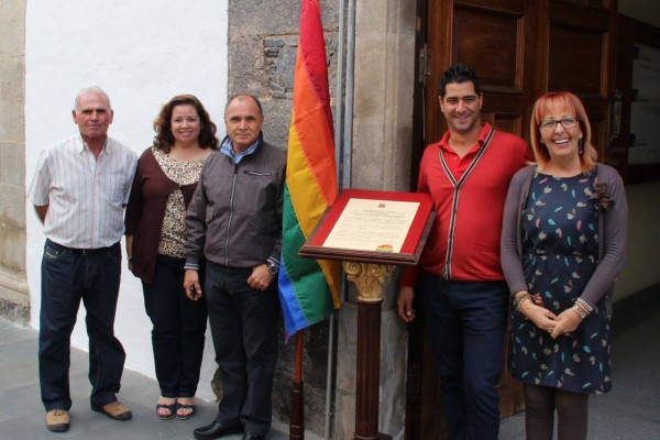 Adeje conmemora por segundo año consecutivo el Día Internacional contra la Homofobia y la Transfobia 