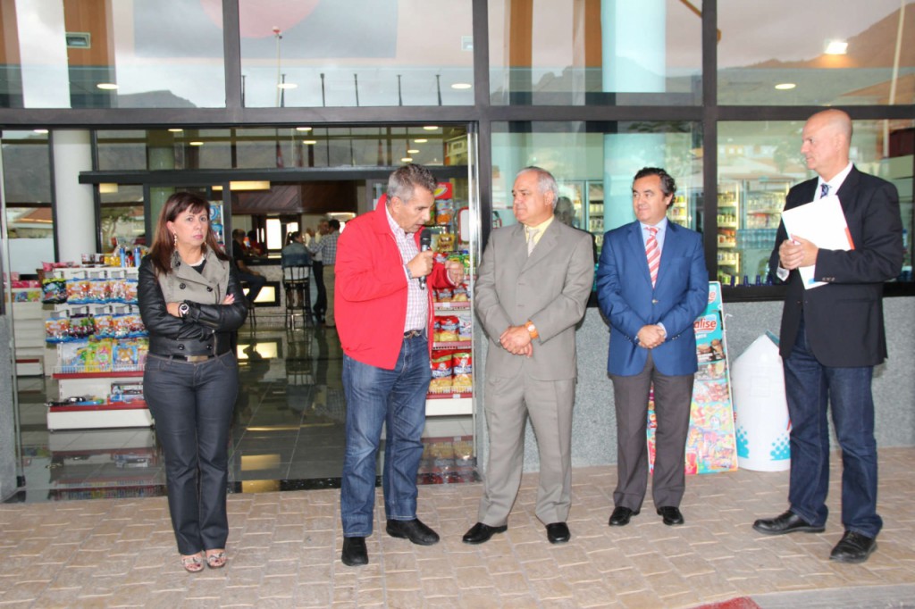 La estación de servicio Taviaje reabre sus puertas