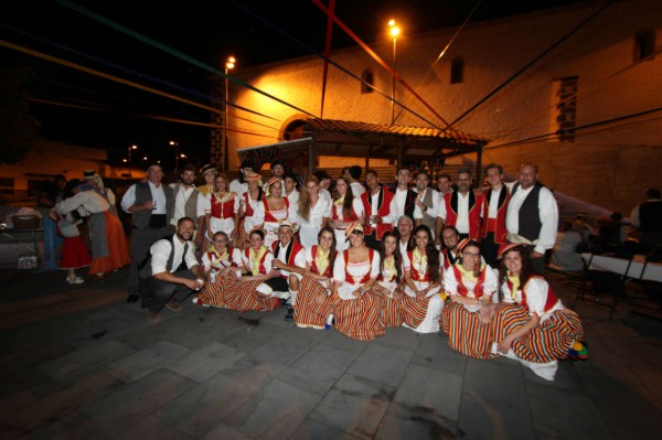 Alrededor de 700 personas participaron en el tradicional Baile de Magos adejero