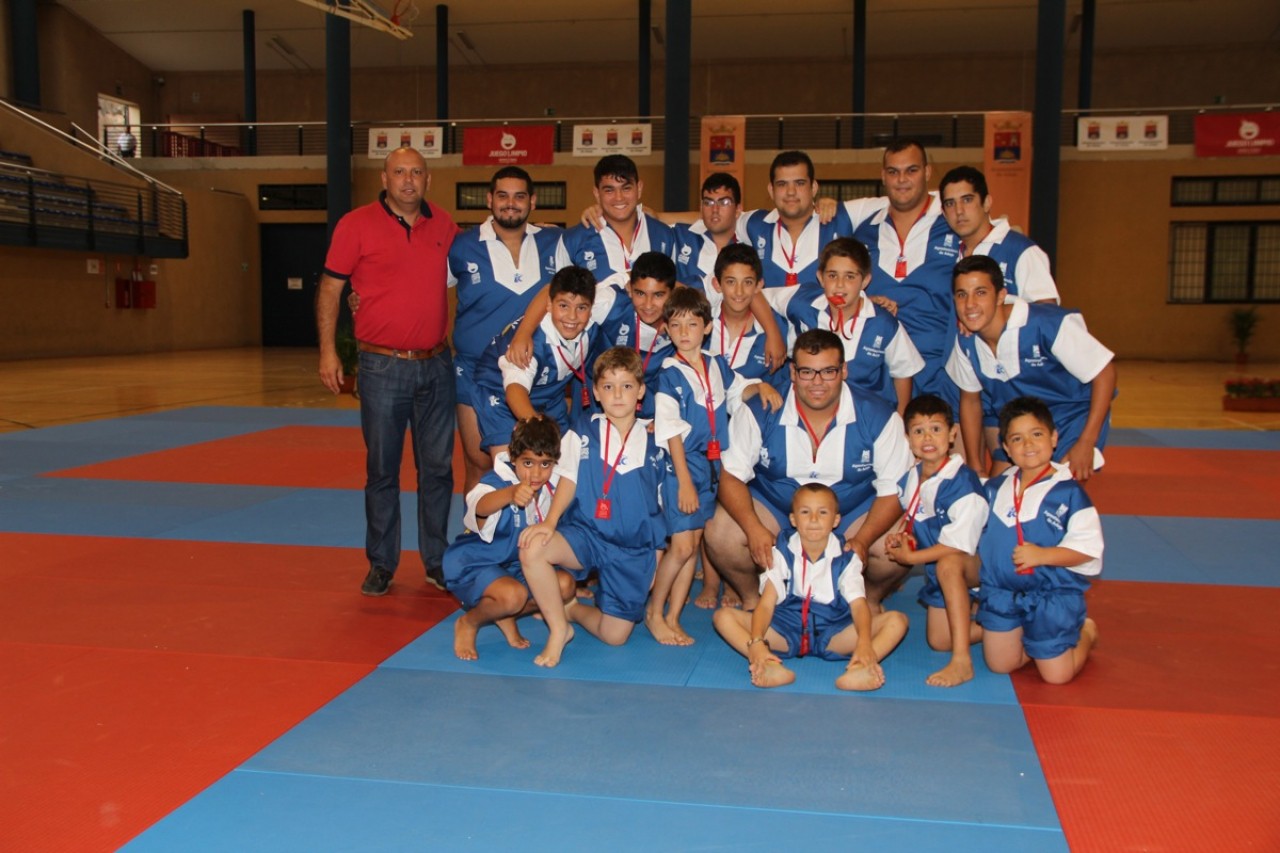Adeje ya tiene su Escuela de Lucha Canaria 