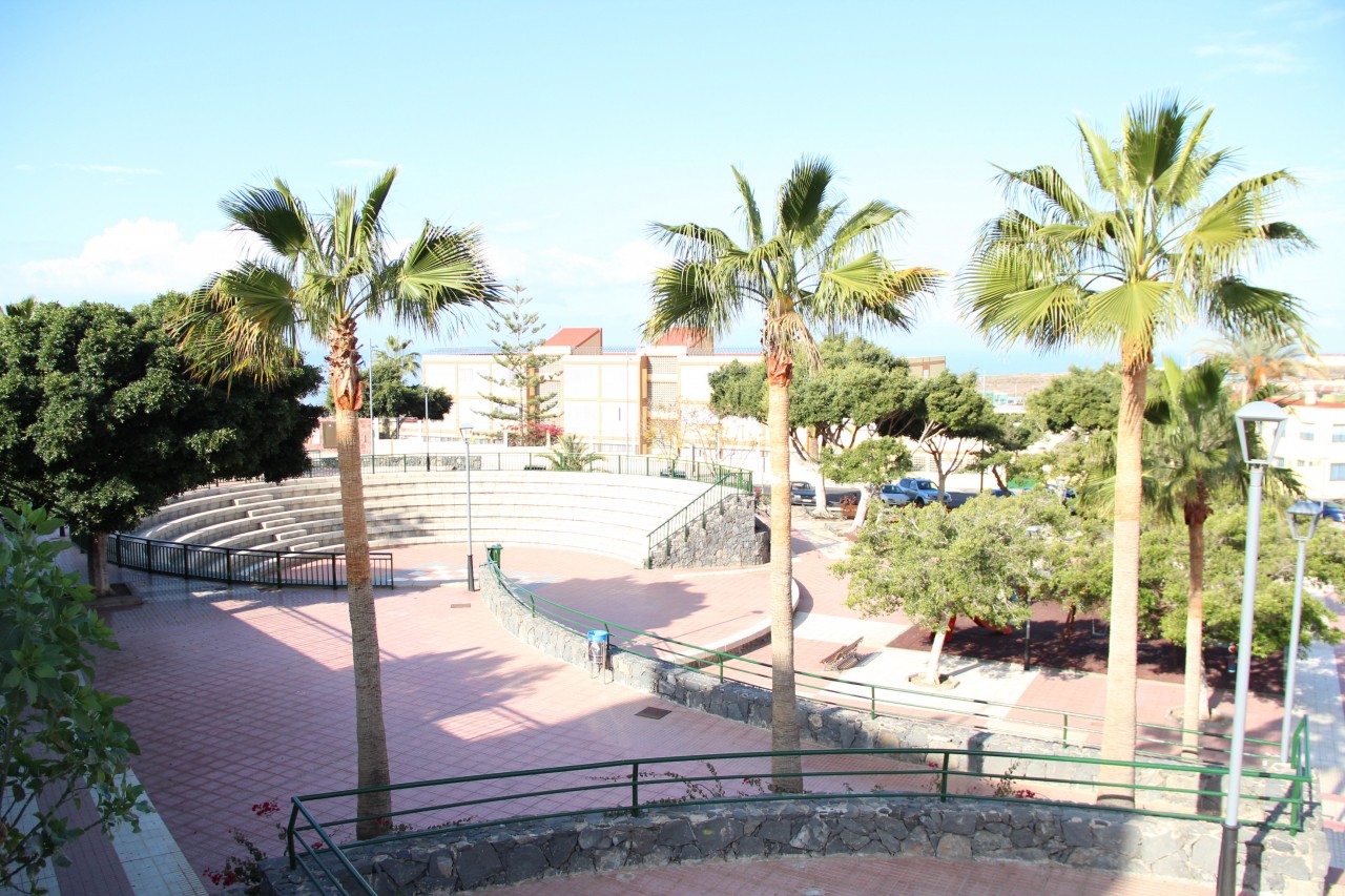 Plaza Tierra Lavada de Los Olivos
