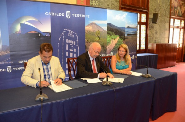 El Cabildo y el Ayuntamiento de Adeje firman en convenio para la reapertura del Barranco del Infierno