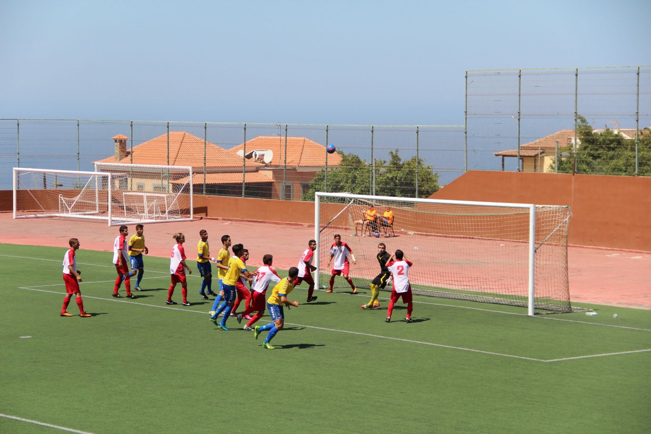 La UD Las Palmas se mete en la final del XX Torneo de Fútbol Villa de Adeje 