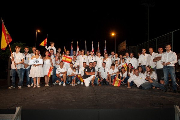 La ceremonia inaugural del Campeonato Mundial de Carreras de Esquí Náutico congrega a 600 personas en Adeje