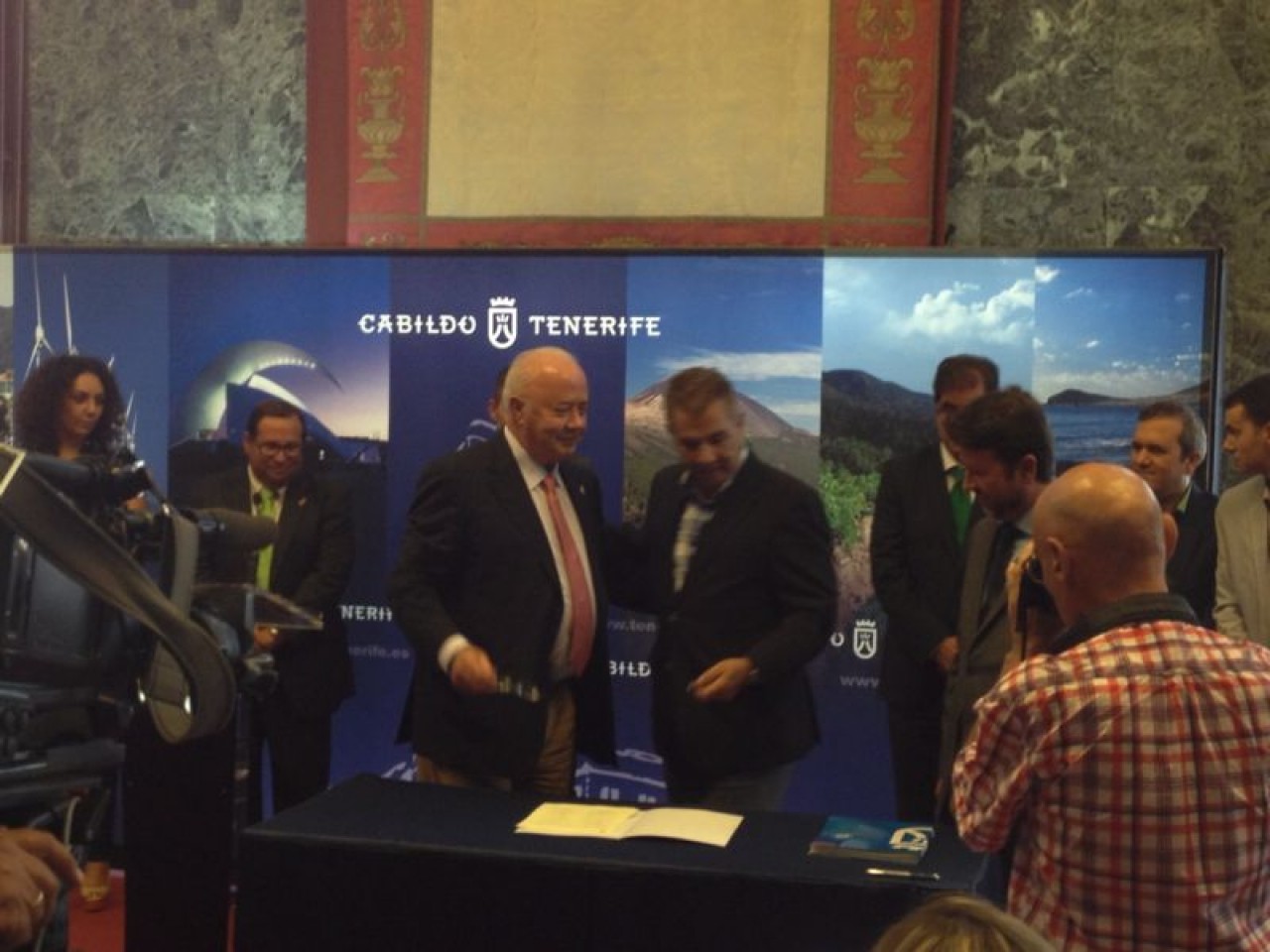 Momento de la firma