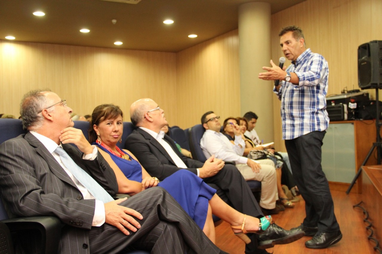 El alcalde abre el foro de participación