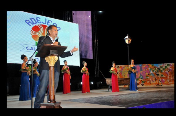 El alcalde pone en valor que la Gala se haya realizado con recursos municipales de teatro, música y baile