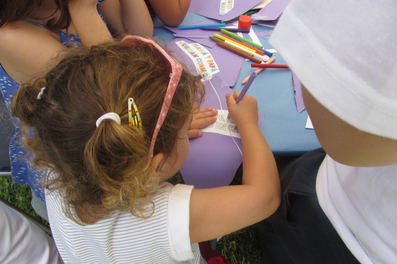 Los niños y niñas de los colegios recibirán formación en igualdad