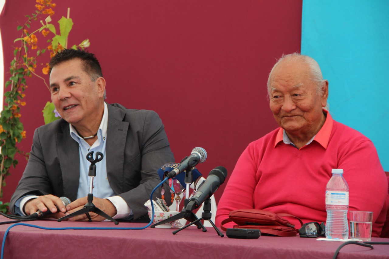 El alcalde junto a Rinpoche