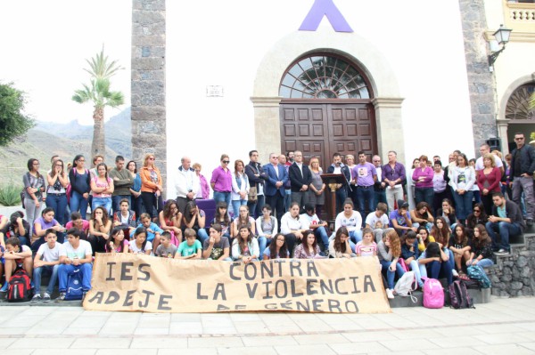 Adeje manifiesta su repulsa a la Violencia de Género