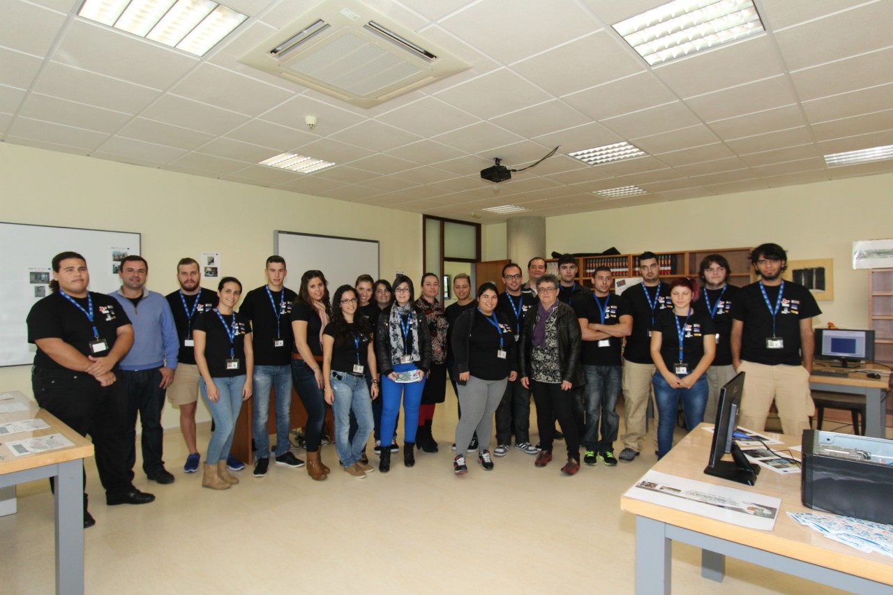 La escuela taller "Crea-Tic", abrió sus puertas