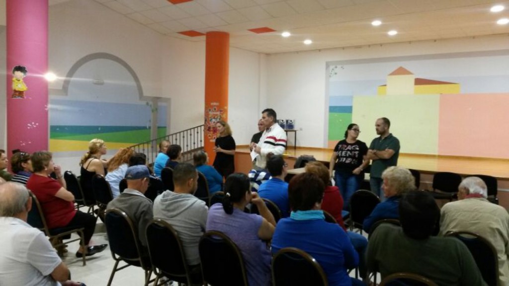 Reunión con las personas residentes