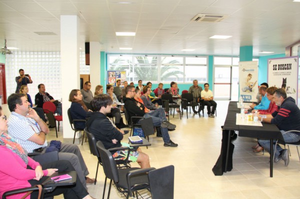 Lleno absoluto en el curso de Adiestramiento canino ofrecido en la Casa de la Juventud 