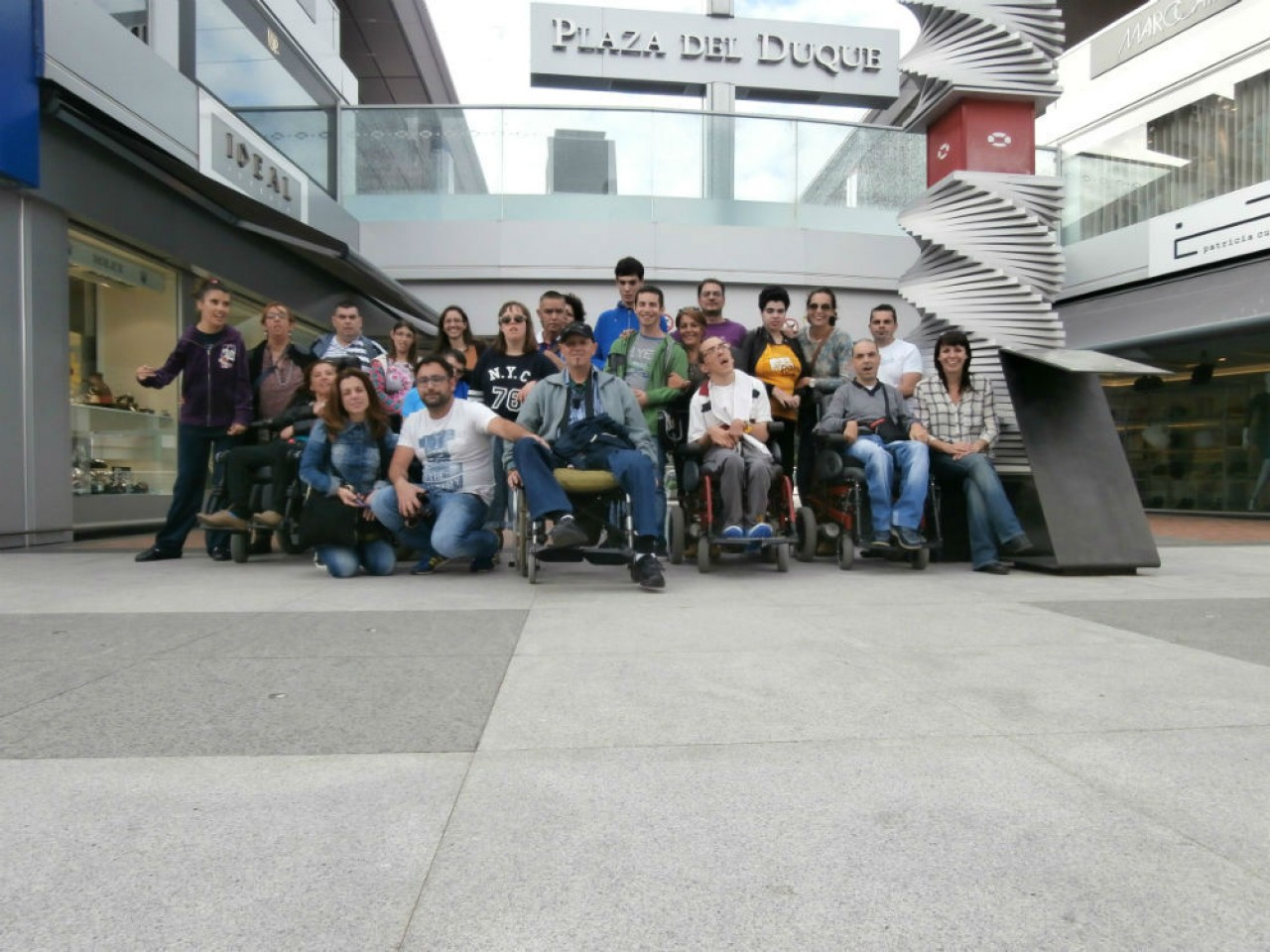 El alumnado del Centro Ocupacional de Los Olivos participó en un respiro familiar