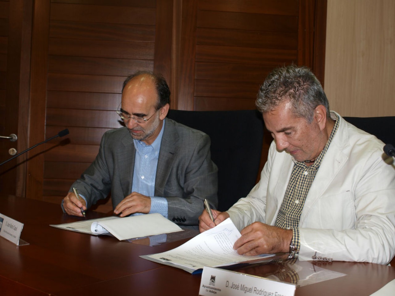 El Ayuntamiento y H10 Hotels firman un convenio para la gestión conjunta de recursos humanos y acciones formativas