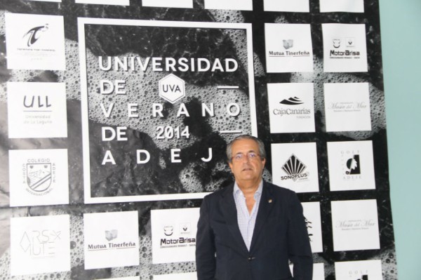 Alarcó plantea en Adeje la necesidad de crear un protocolo y un plan de urgencias sanitarias