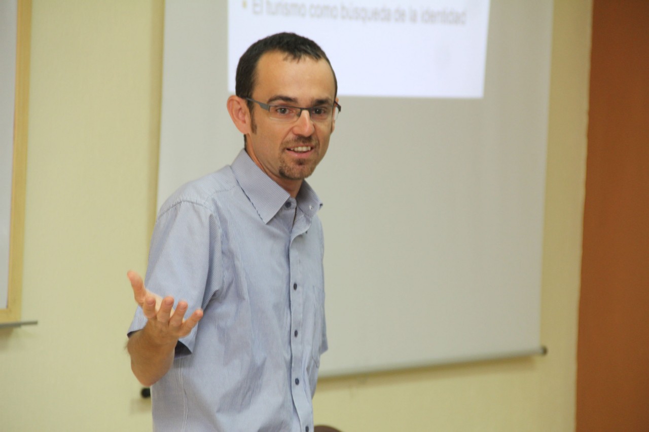 Manuel Ángel Santana Turégano, director del curso "Turismo y deporte: una oportunidad de diferenciación para la oferta turística"