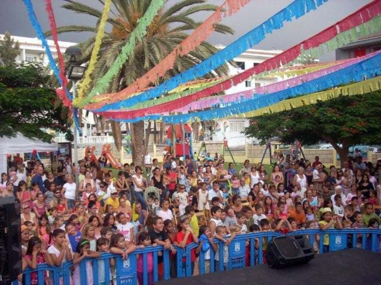 El barrio adejero de La Postura se prepara para la celebración del Día del Vecino