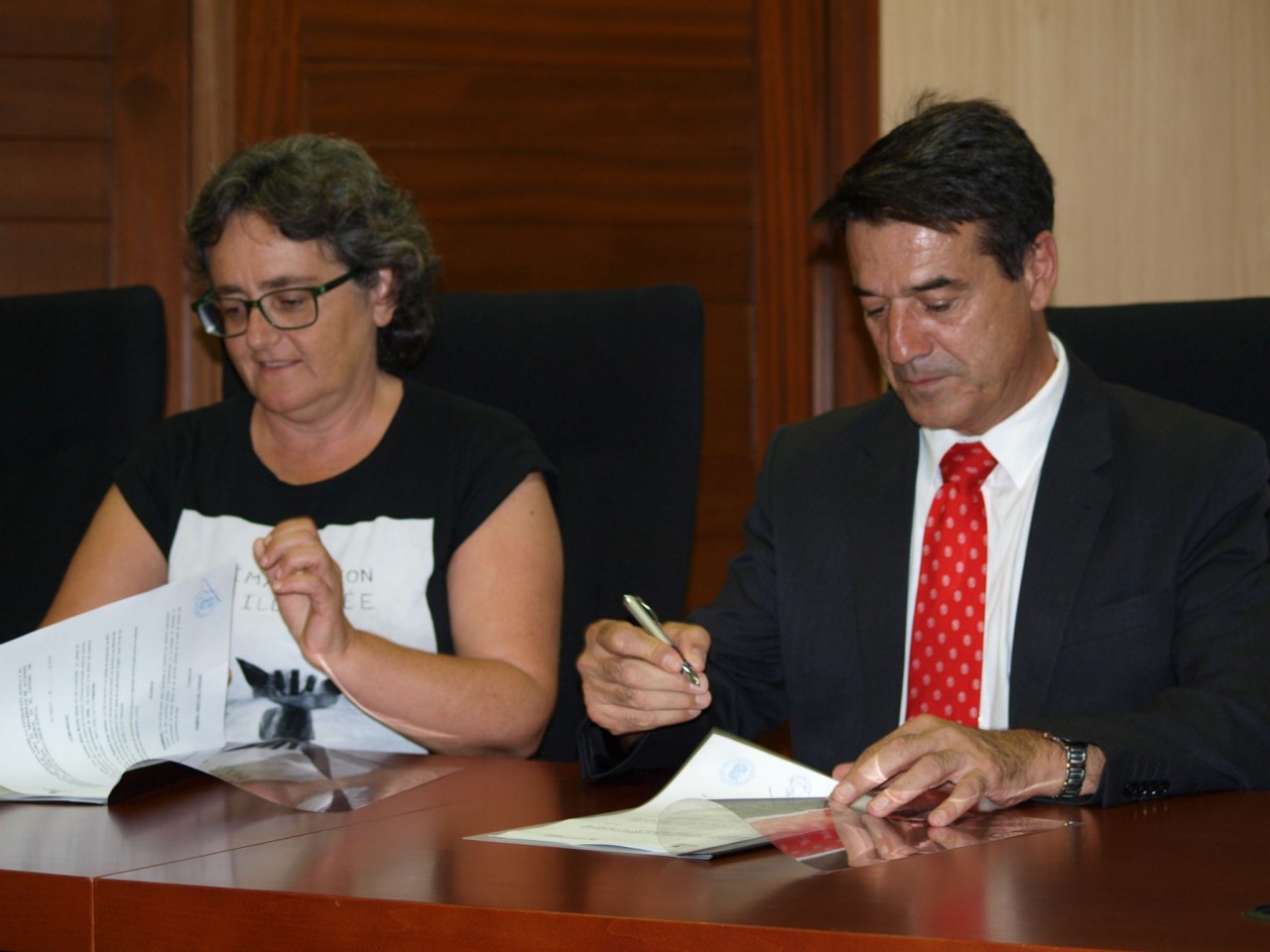 El Ayuntamiento y la entidad Activa Canarias firman un acuerdo en materia de inserción laboral