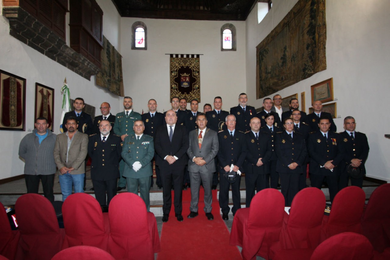 Agentes y autoridades